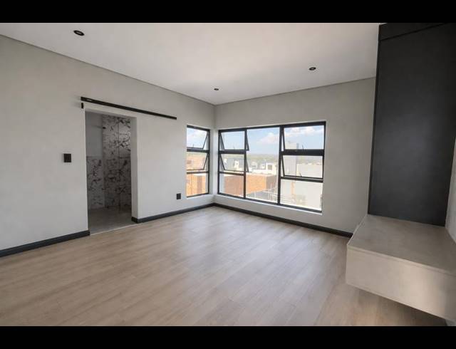 4 BEDROOM HOUSE FOR SALE IN MIDSTREAM ESTATE